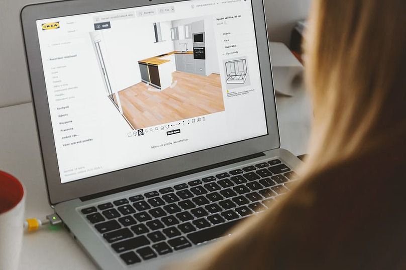 Esta página permite crear un mockup gratis y diseños profesionales